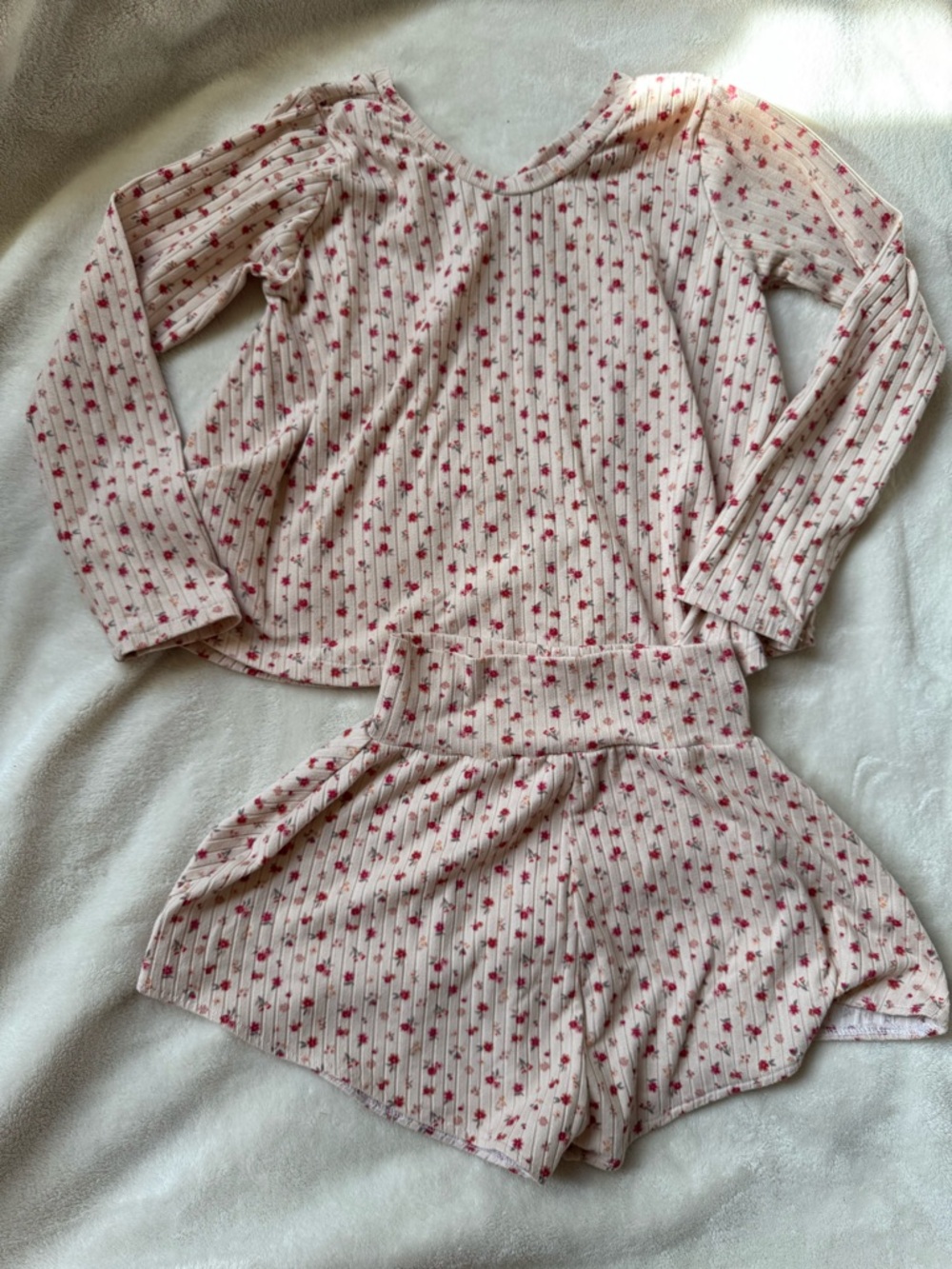 Rose & Belle Handmade Girls' Pink Floral Ribbed Matching Set - Top & Shorts